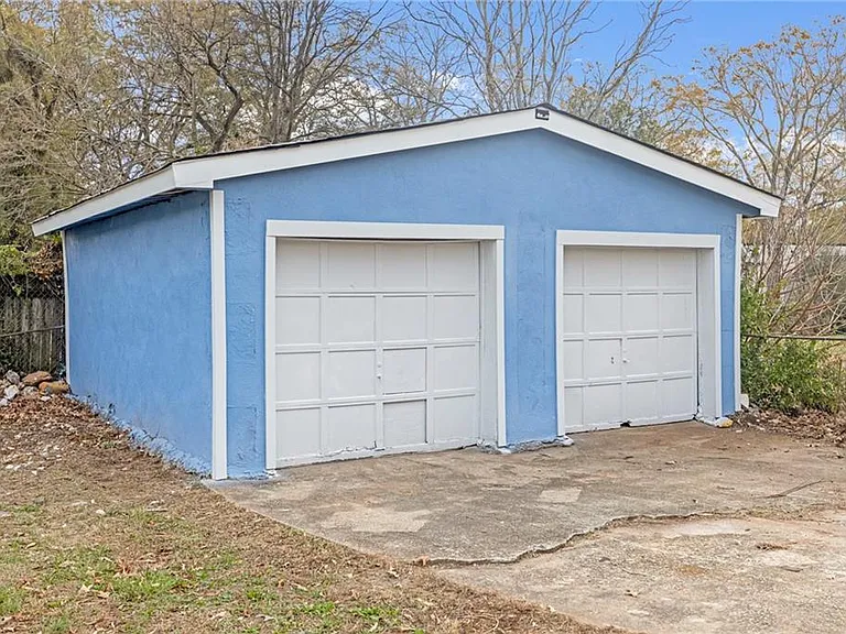 1683 Candler Rd — Photo 24