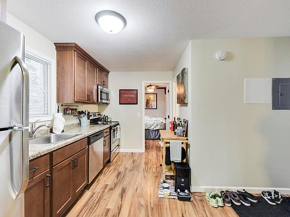 5th image of 3317 1st Ave S