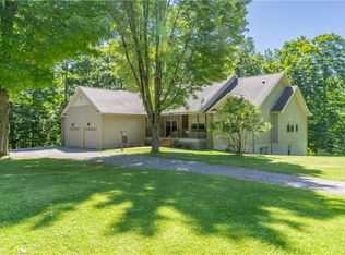 7281 Davis Rd, Naples, NY 14512