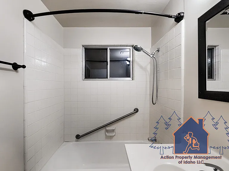 1013 W Willow Ave — Photo 19