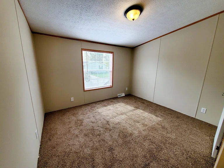 Grand Blanc Crossing — Photo 36