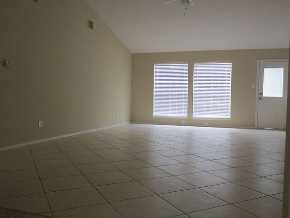 4th image of 1600 Rock Creek Dr