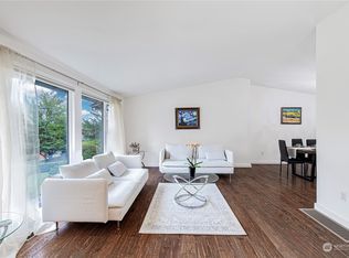 8845 SE 36th St, Mercer Island, WA 98040