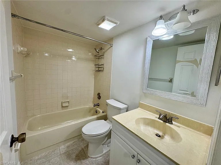 661 Squire Cir #101 — Photo 10