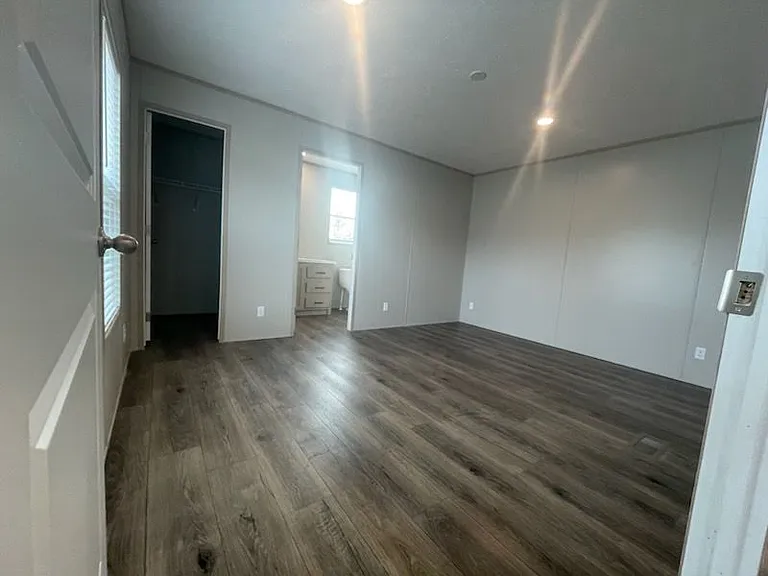 465 Biscayne Blvd — Photo 13