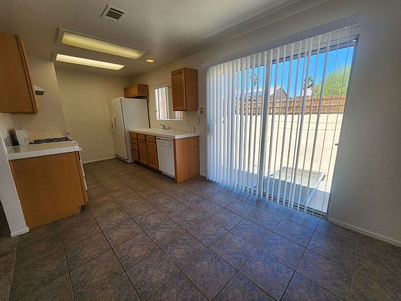 5th image of 71576 Sunnyvale Dr