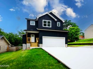 119 SW Winstead St, Knoxville, TN 37920