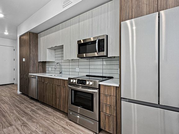 2nd image of 1190 S Pennsylvania St #5247380