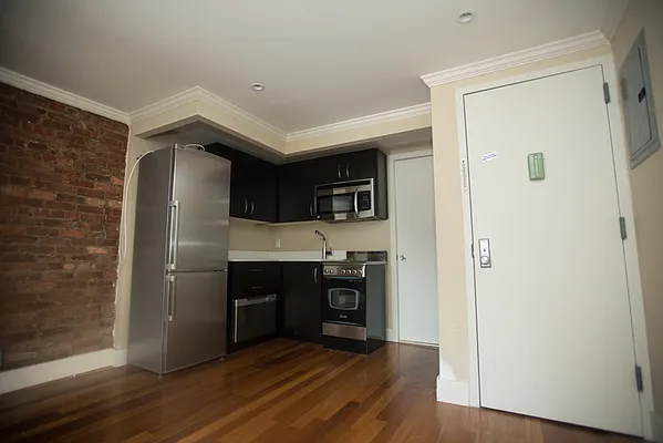 Rented by Compass | media 27