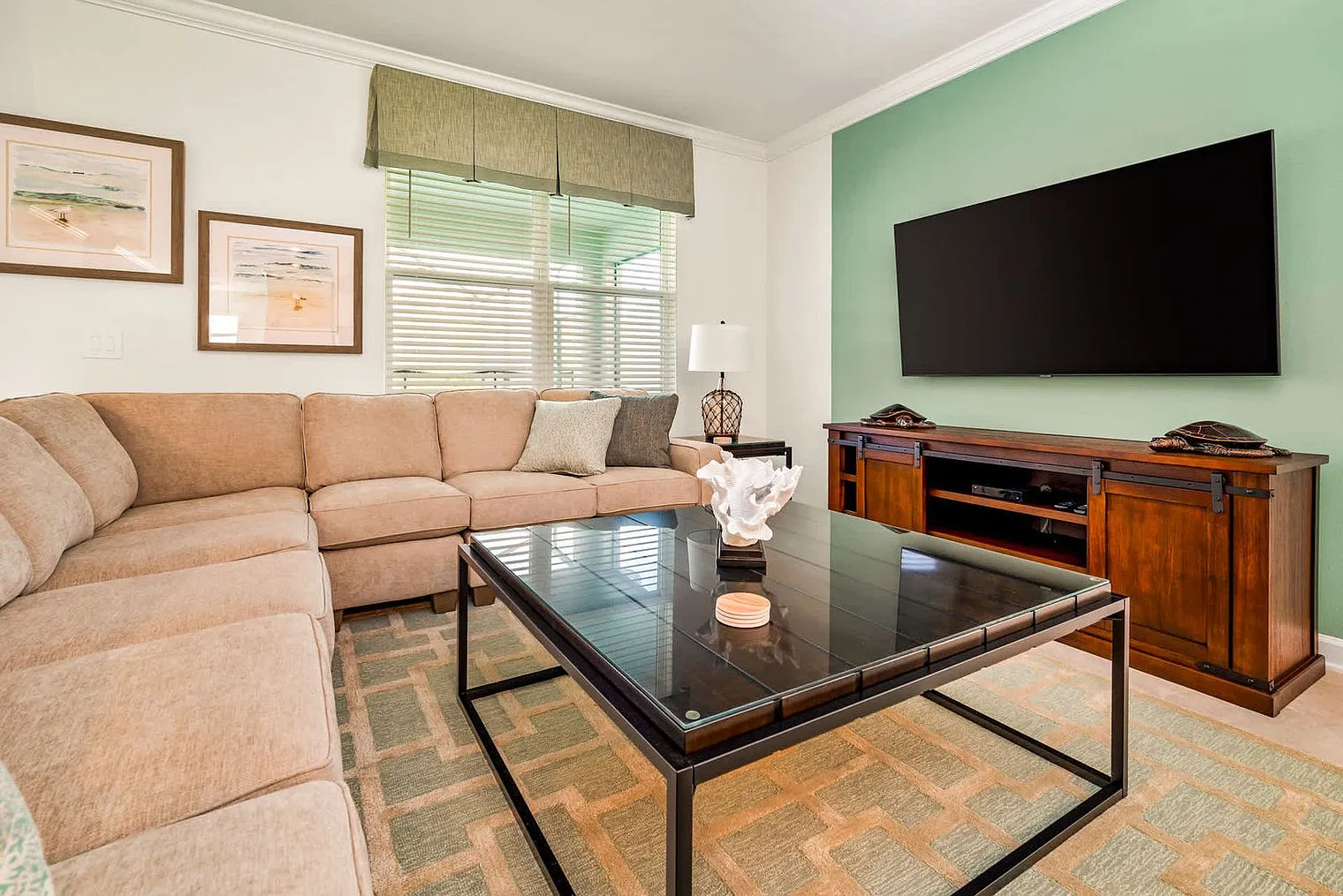 8 bed, 5.0 bath, 4294 sqft, $8,628 — Photo 3