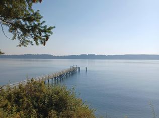 1727 Penn Cove Rd, Oak Harbor, WA 98277