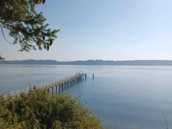 1727 Penn Cove Rd, Oak Harbor, WA 98277