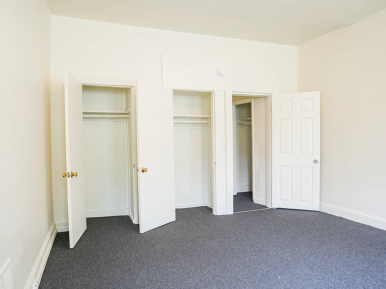 220 N Luzerne Ave — Photo 16