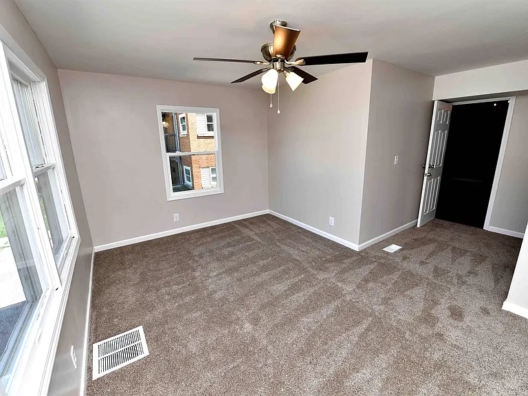 1027 N University St — Photo 46