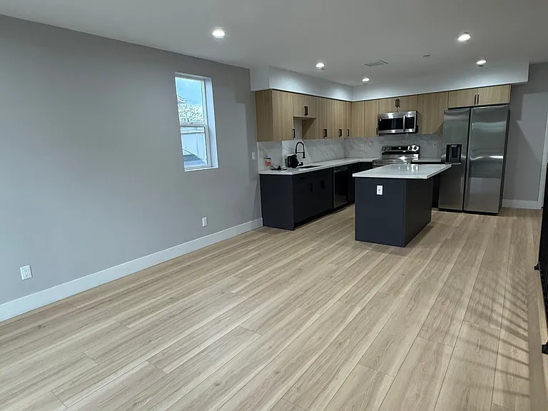 5729 Klump Ave — Photo 3