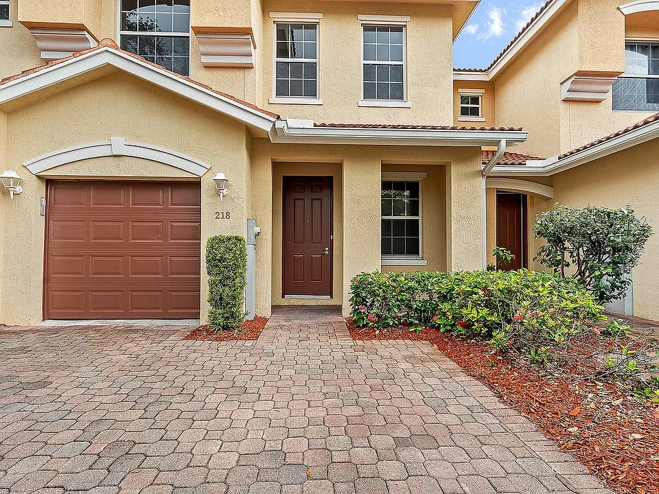 The Enclave at St. Lucie West