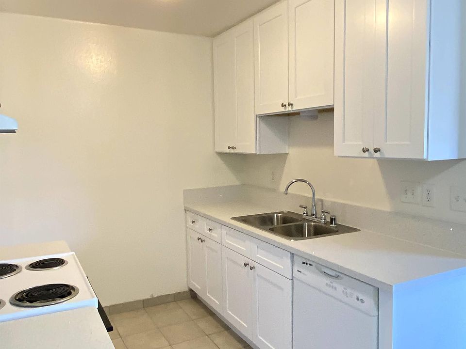1st image of 4978 Niagara Ave APT 30