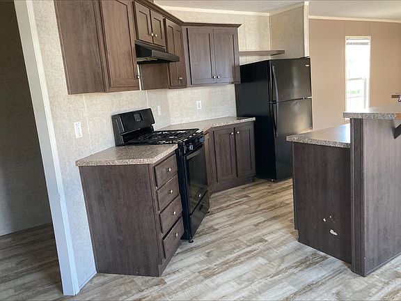 3rd image of 1828 Carmel Dr #81