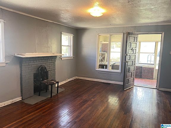 3rd image of 3210 Avenue B