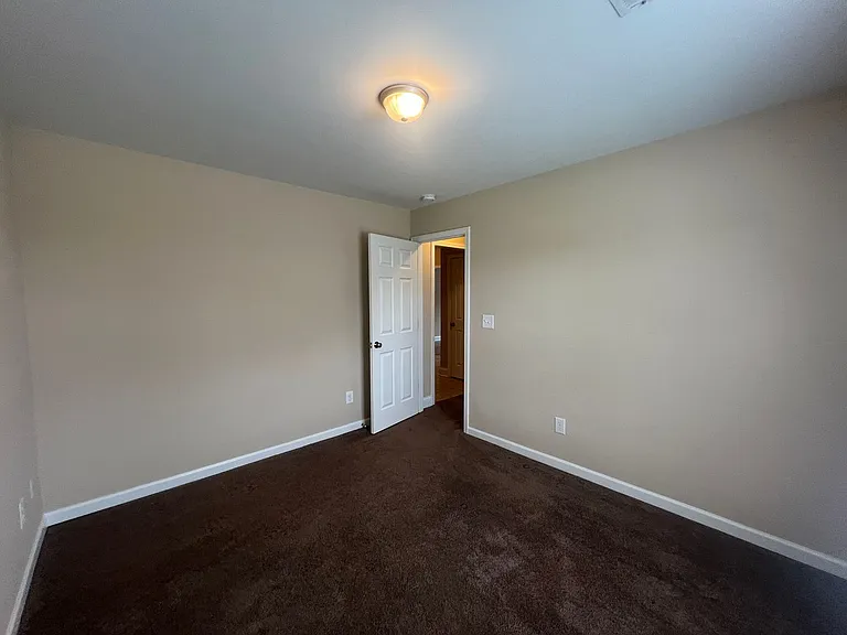 712 E Catawba St #B — Photo 16