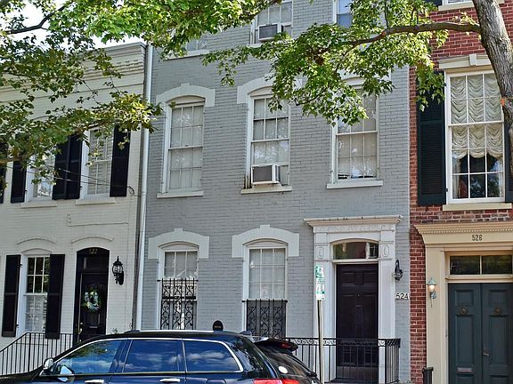 4th image of 524 Queen St APT 4