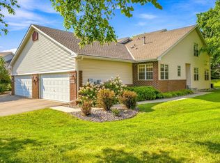 2442 Autumn Ridge Ct, Chanhassen, MN 55317