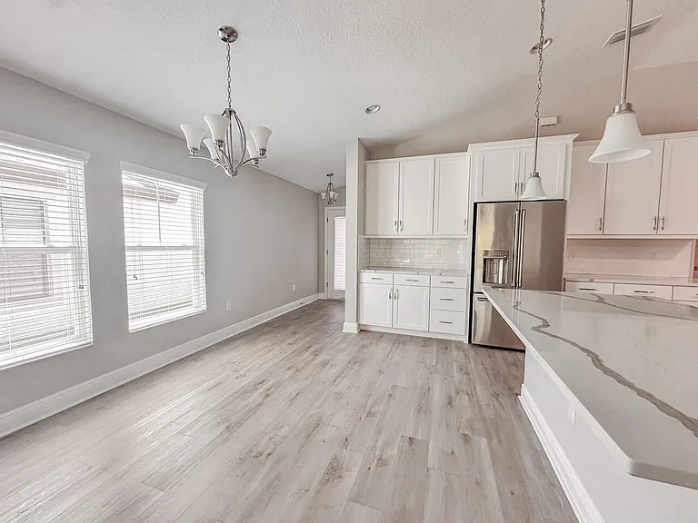 12488 Oak Hill Way — Photo 16