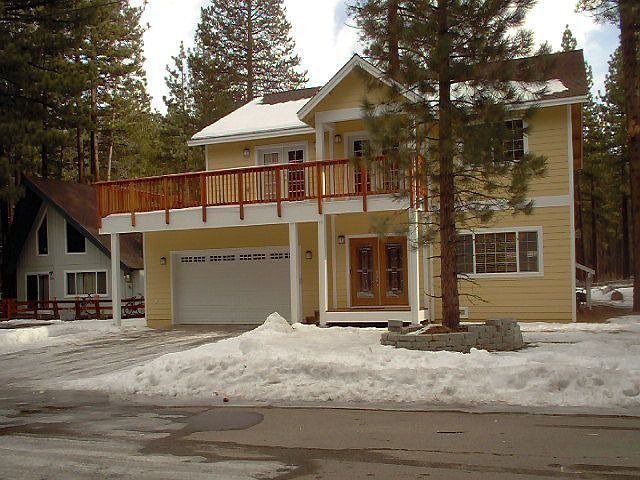 1st image of 3474 Champlain Dr
