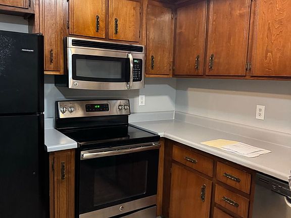 4th image of 540 Hietts Ln APT 6