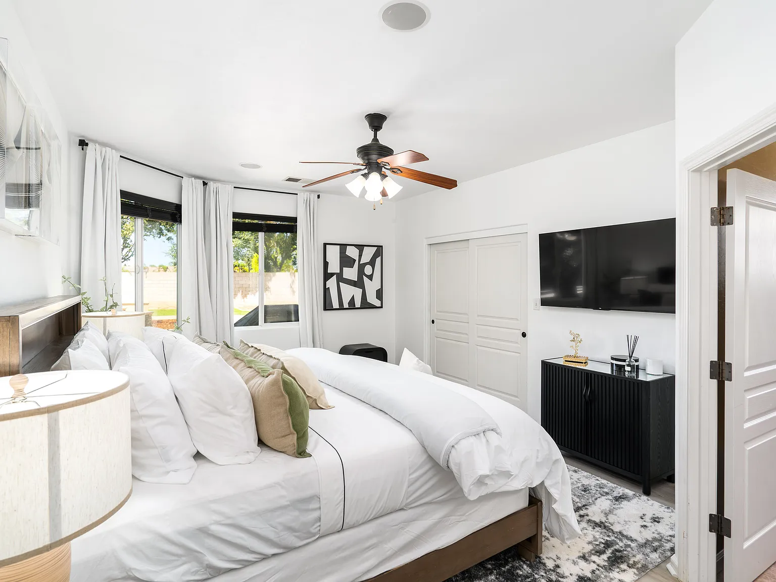 10910 Mayacamas Dr — Photo 4