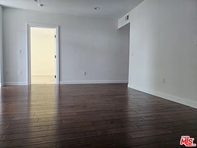 332 S Oxford Ave #201 — Photo 12