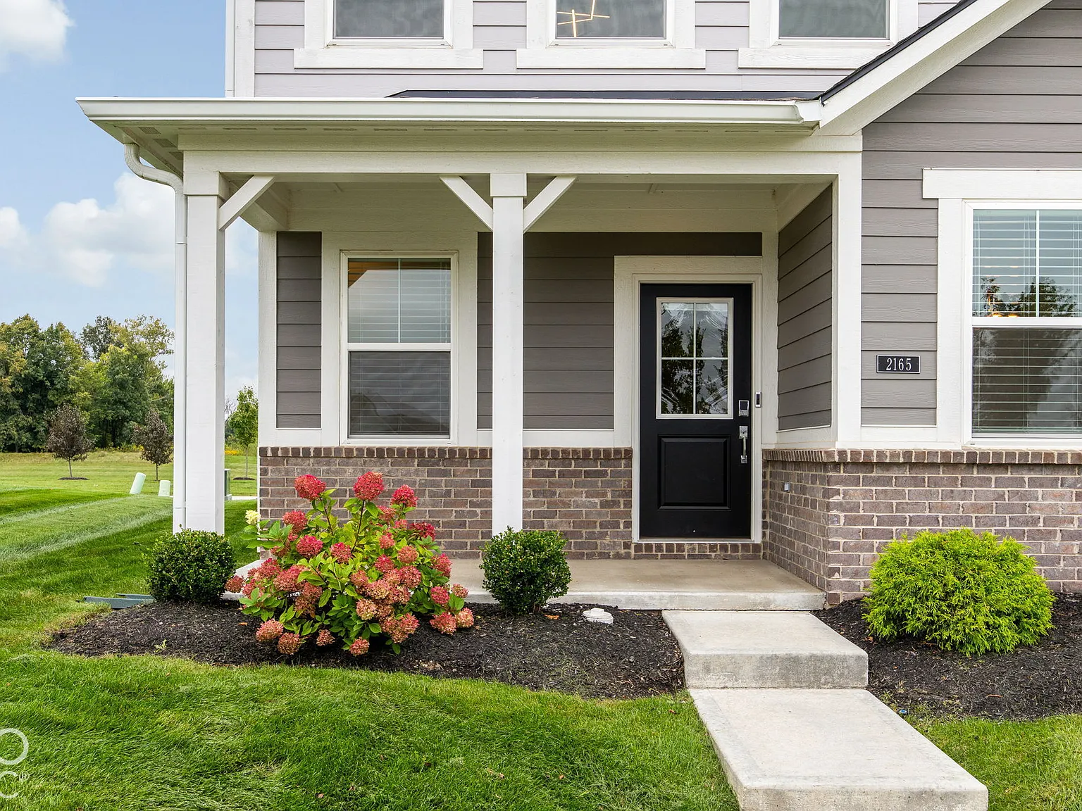3 bed, 2.5 bath, 1830 sqft, $2,400 — Photo 4
