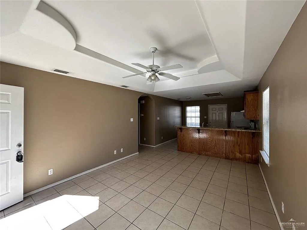 3113 Carson St — Photo 3