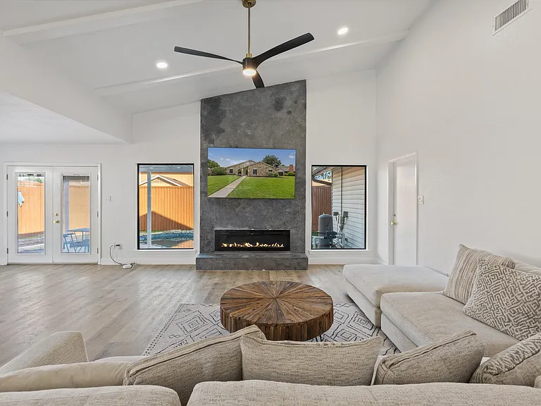 3404 Newkirk Dr — Photo 7
