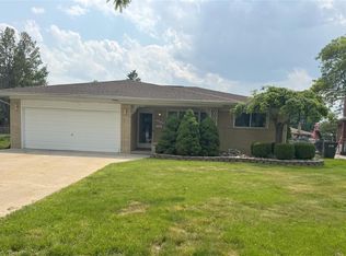 33555 Groth Dr, Sterling Heights, MI 48312