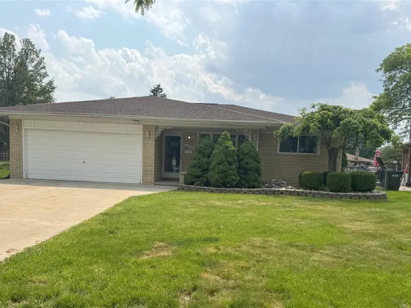 33555 Groth Dr, Sterling Heights, MI 48312