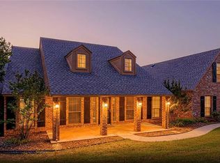 10461 Ridgeview Dr, Edmond, OK 73034
