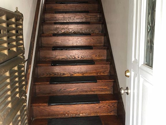 5th image of 436 Hudson Ave APT B