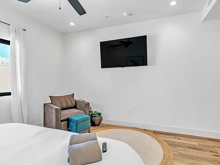 806 N Cleveland St #2 — Photo 35