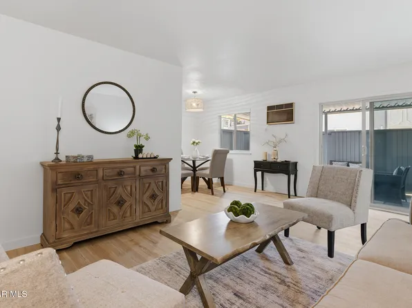 22050 Calvert St #10, Woodland Hills, CA 91367