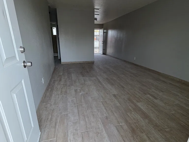 437 Indiana St SE #2 — Photo 2