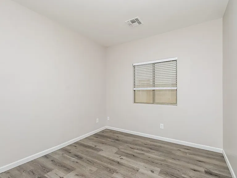 17320 W Caribbean Ln — Photo 12