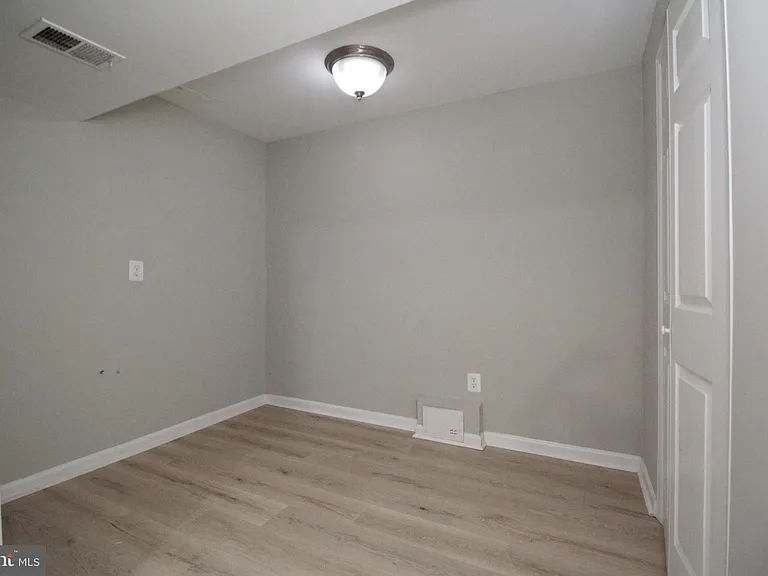 14126 Red River Dr — Photo 10