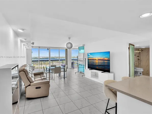 2425 Presidential Way APT 2003, West Palm Beach, FL 33401