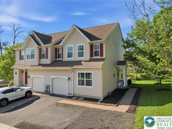 321 E 3rd St, Avondale, PA 19311