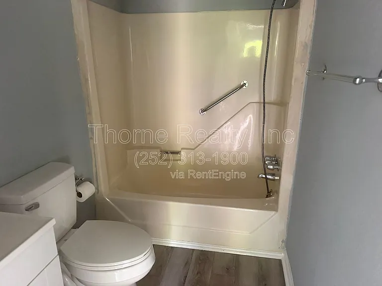 1125 E Grand Ave — Photo 6