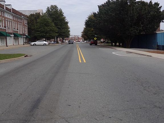 5th image of 21333 Catawba Ave