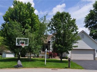 205 Canterberry Dr, New Castle, PA 16105