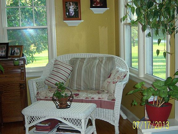3rd image of 7525 Cherry Ln