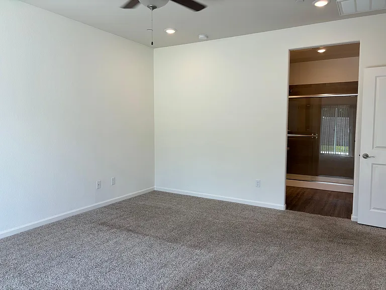 1020 Baywood Greens Dr — Photo 16